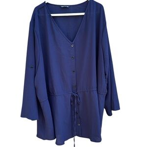 NWOT Bloomchic navy tunic style blouse